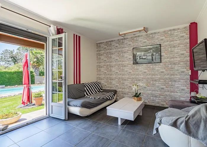 Maison - Charmante Maison Avec Piscine 度假居 Urt